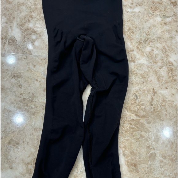Skims Body Sculpting Leggings. Black. Size S/M - Picture 10 of 10